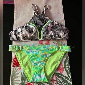 🆕 VS Green Leopard Bikini Top 💚🐆🌸